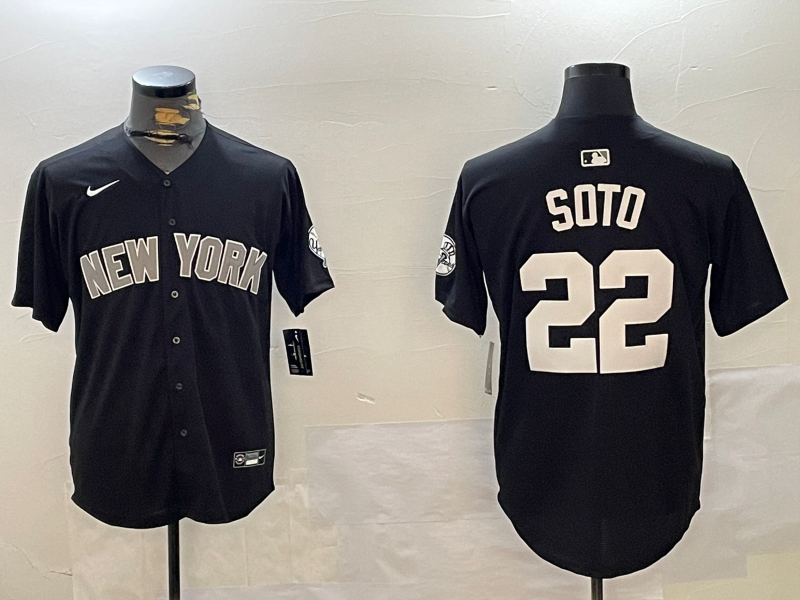 Men's New York Yankees Juan Soto #22 Black Jersey